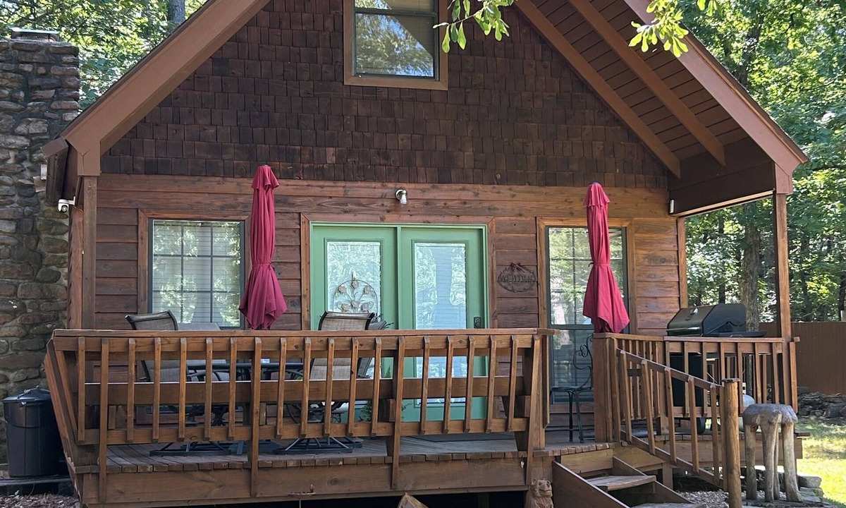 Russellville Ski Chalet | Valley View Chalet on top of Nebo State Park