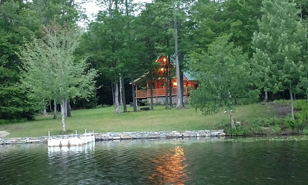 Whitingham Cabin | Vermont Lake Front Log Cabin Close to Mt. Snow