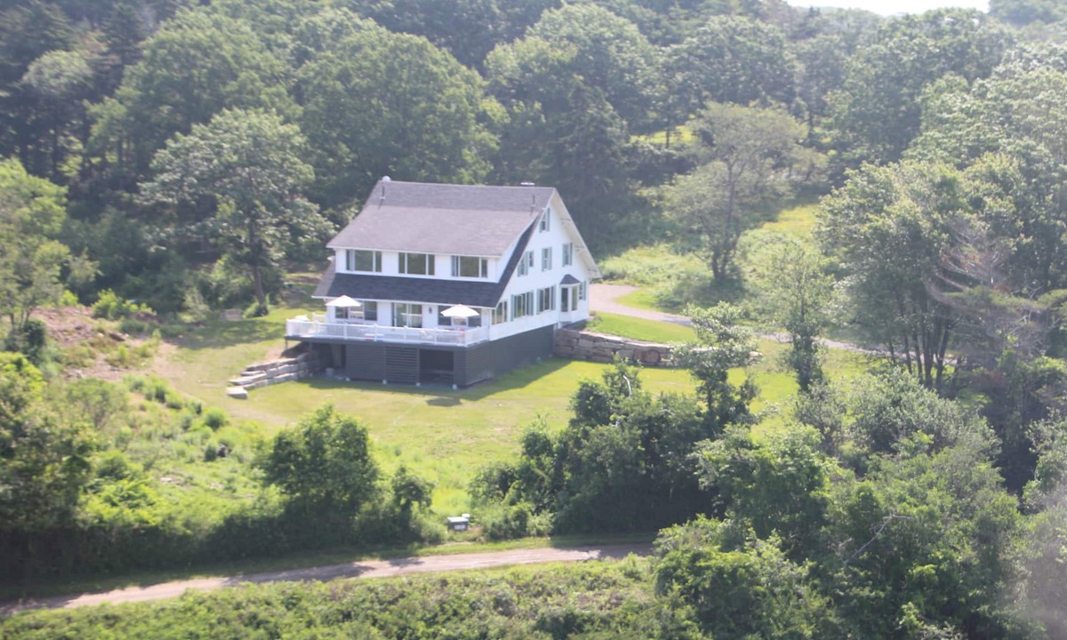 Cape Elizabeth House | Walk the beach or watch the tides from "Boatyard". 6 bedrooms, AC, waterfront!