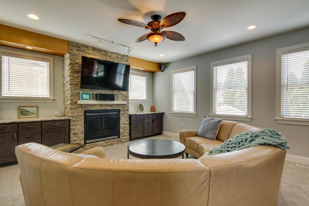 Little Salisbury House | Walk to Beach! Group-Friendly Ocean City Getaway