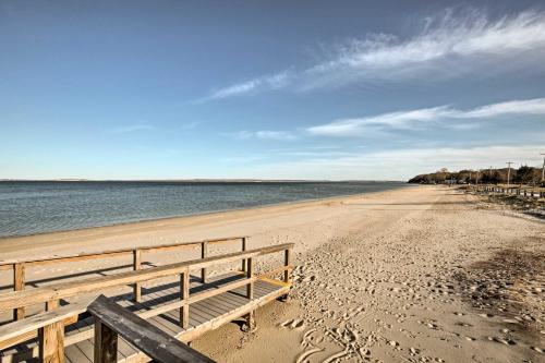 Cutchogue House | Walk to Beach: Long Island Wine Country Home!
