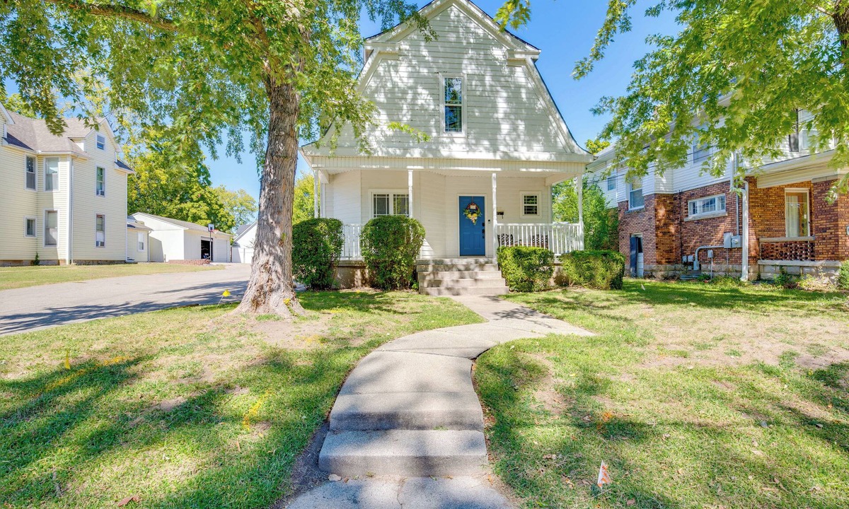 Warrensburg House | Walk to Dtwn Warrensburg: Cozy Family Home!
