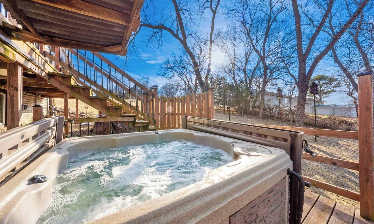 Kansas City House | WALK to FIFA 5BR Acreage w/Pool, Hot Tub, Games
