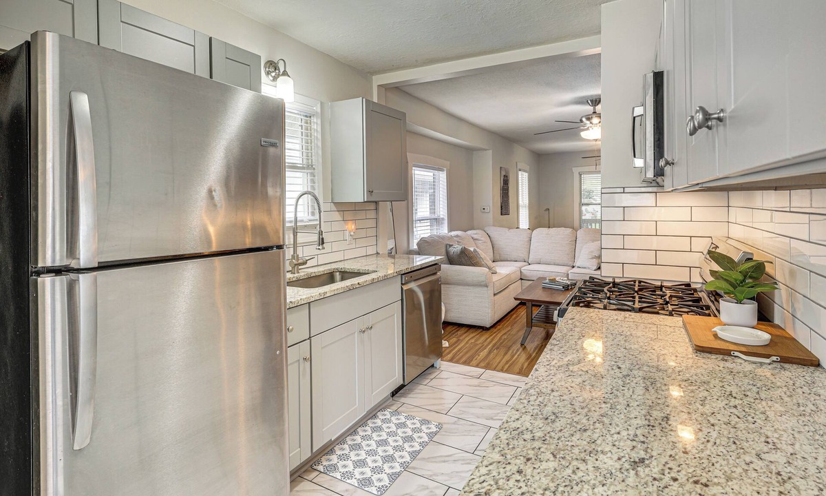 North Kansas City House | Walk to Macken Park! 5 Min to Downtown KC