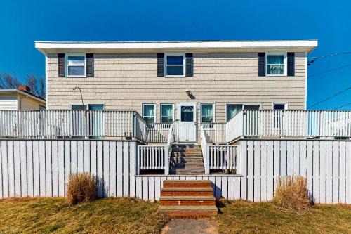 Scituate House | Walk to Sandhills Beach! Sunny Group Getaway