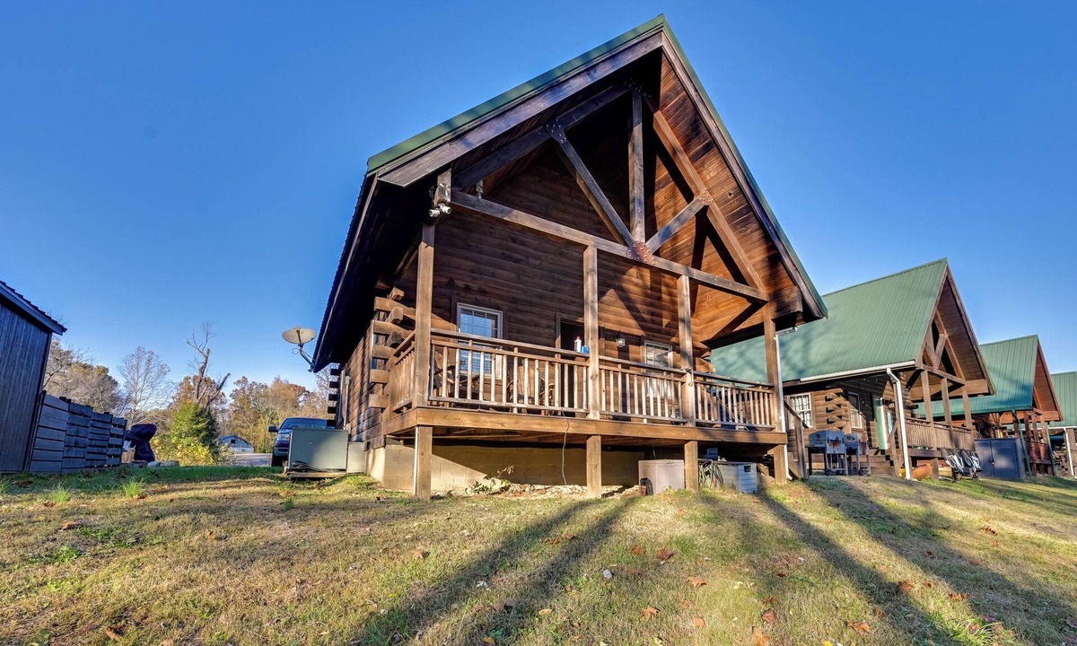 Falls of Rough Cabin | Water Views! Serene Rough River Family Cabin