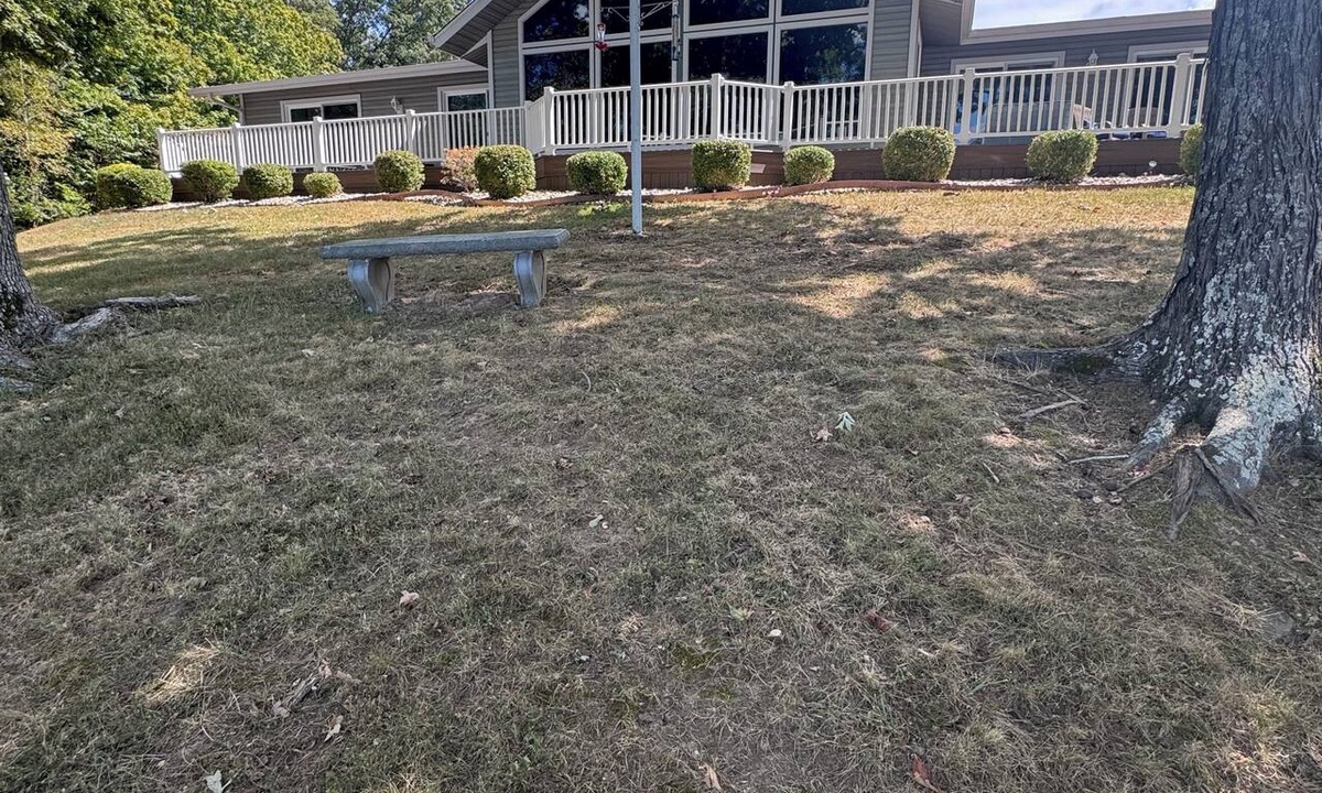 Hardin House | Waterfront 2-bedroom 2-bathroom nestled on Johnathan Creek right off Ky Lake. 💙