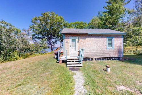 Cushing House | Waterfront home on St George River with private beach & deck - near festivals