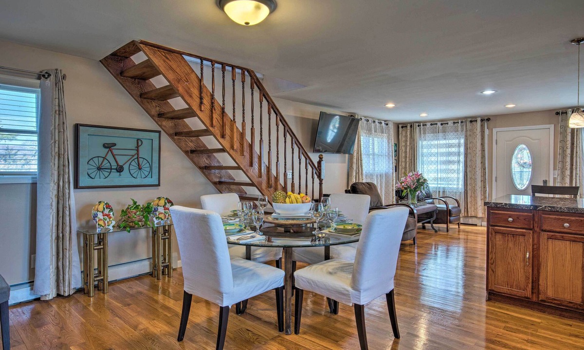 Mastic Beach House | Waterfront Home w/Large Deck & Dock on Narrow Bay