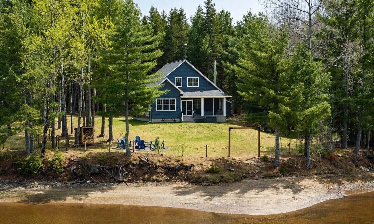 Rexton House | Waterfront | Kayaks | Screened Patio | Bonfire