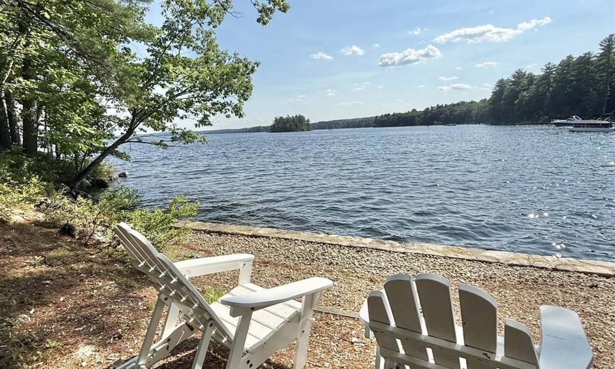 Sebago Cottage | WATERFRONT ON SEBAGO WITH 220' OF FRONTAGE AND A LARGE LOT