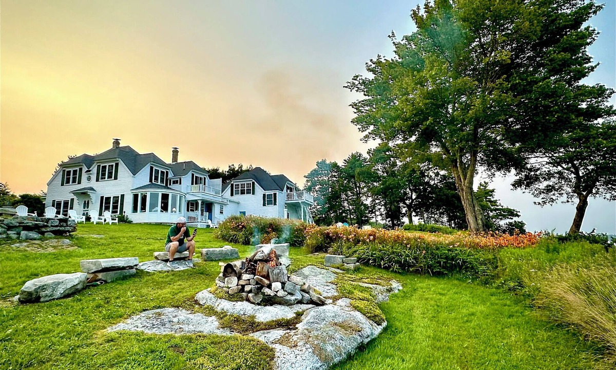 Isle of Springs Cottage | WATERFRONT Retreat venue for up to 60 guests!… Weddings, Reunions, Meetings!…