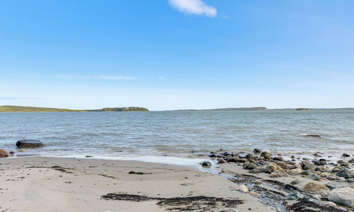Roque Bluffs Cabin | Waterfront Roque Bluffs Hideaway w/Private Beach