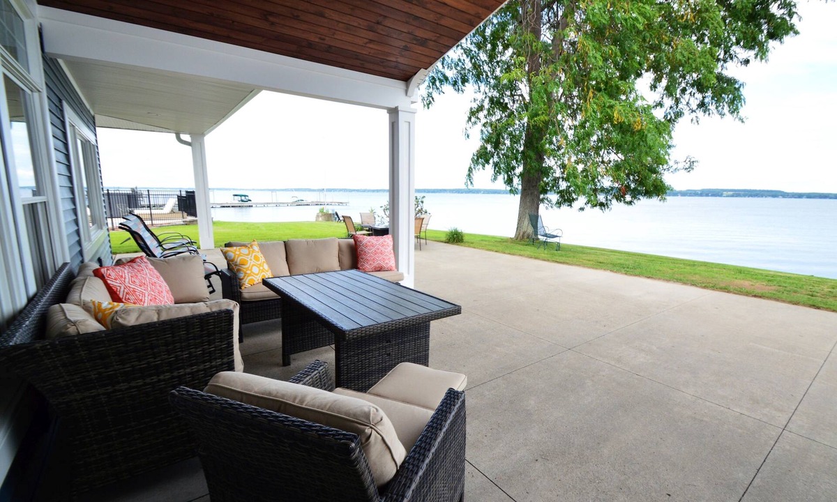 Geneva Bed & Breakfast | Waters Edge B&B Resort