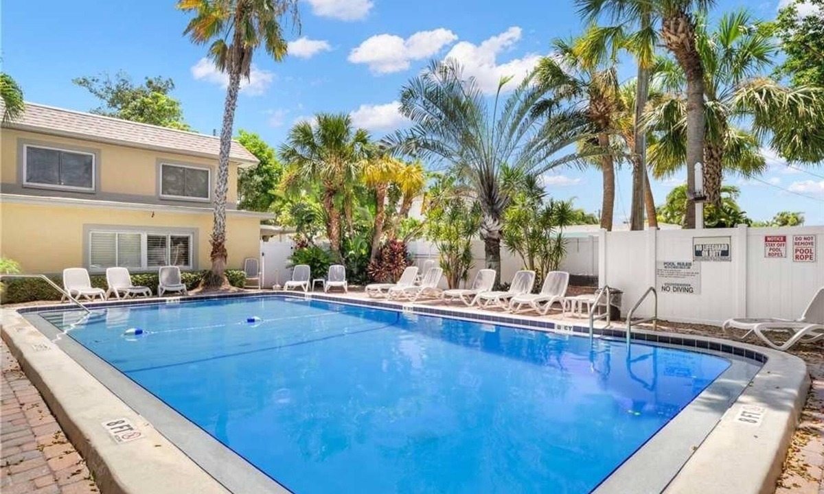 St. Pete Beach Condo | Waves by Distinctive Beach Rentals