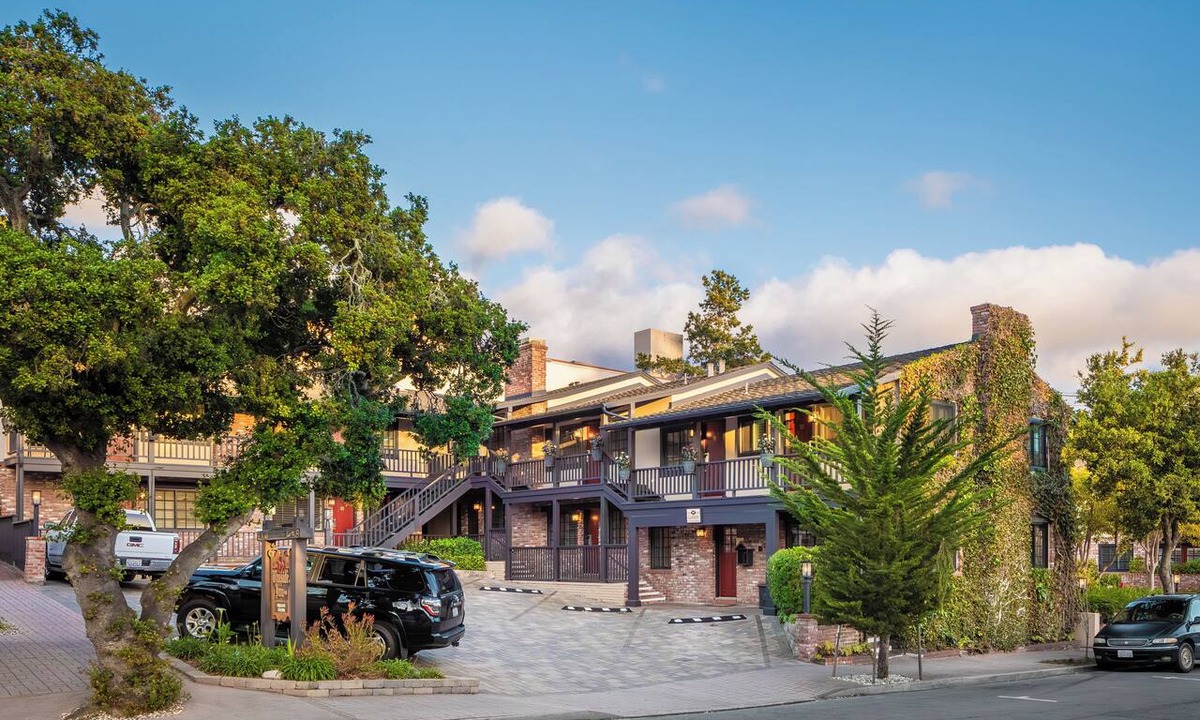 Golden Rectangle Hotel | Wayside Inn
