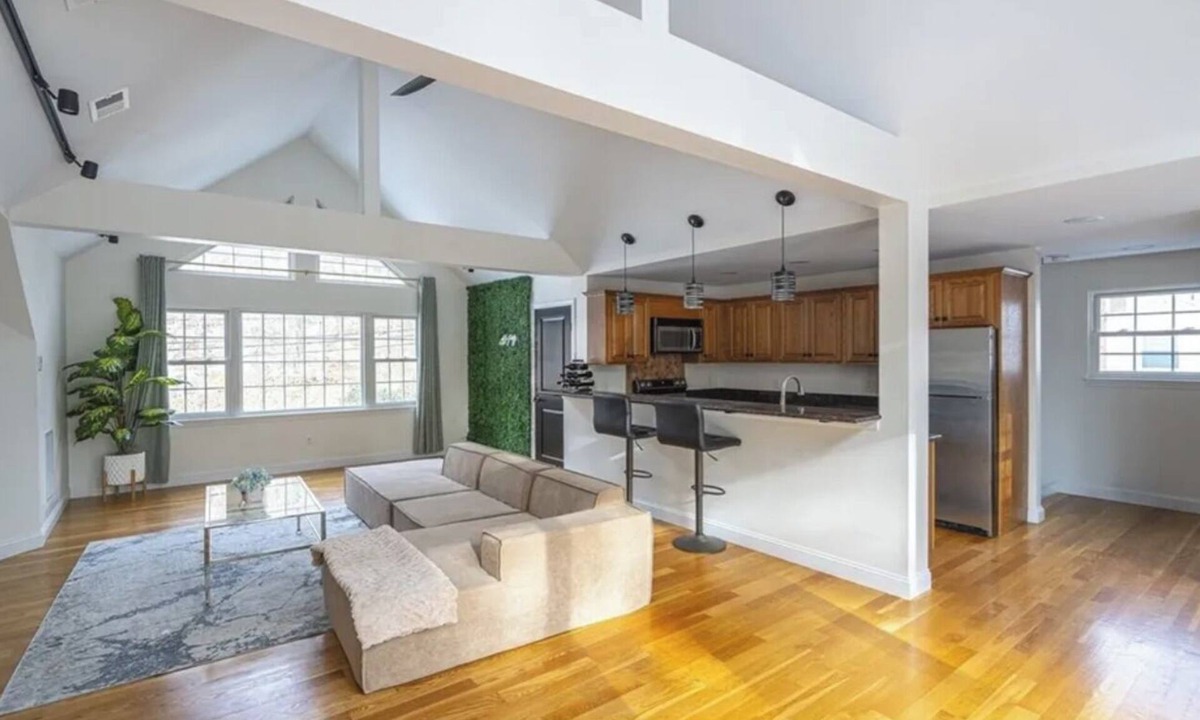 Westwood House | Welcome in this charming one bedroom apartment located in Westwood. WorldCup2026