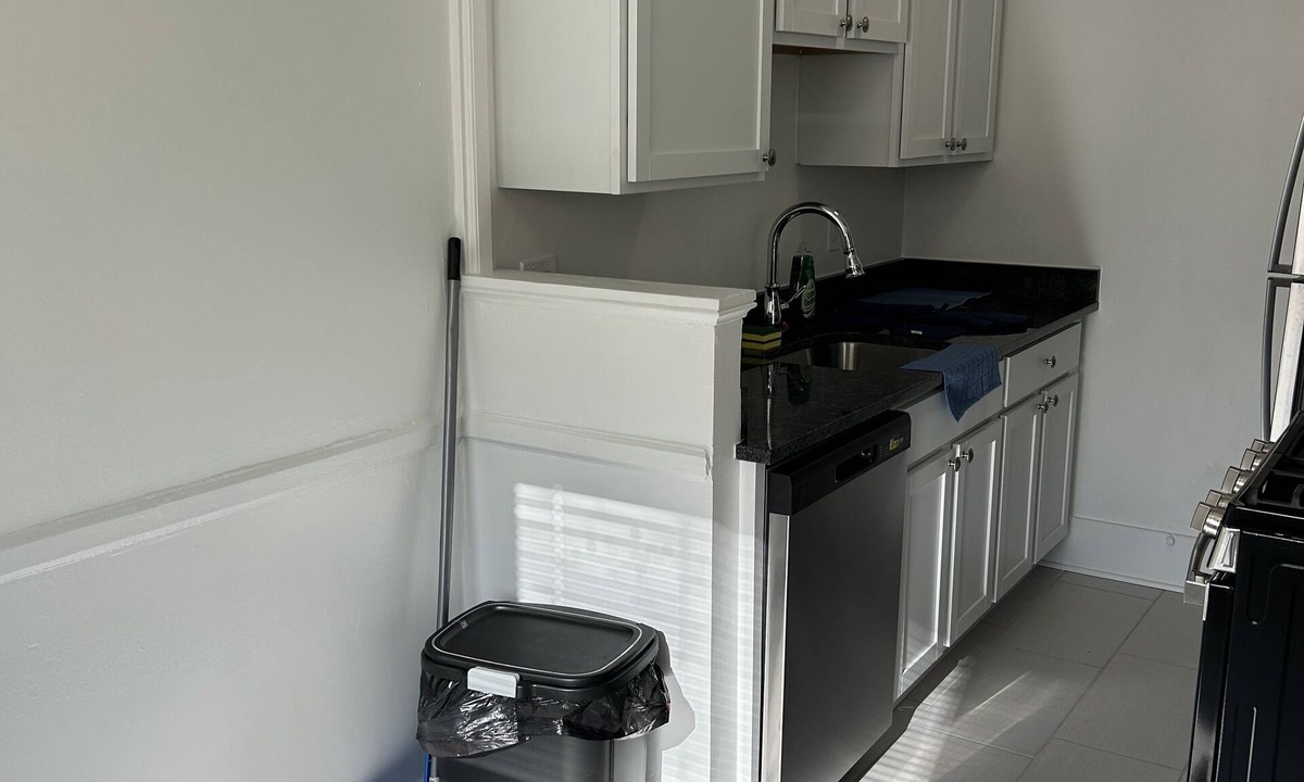 Cardozo Apartment | Welcome to our beautiful unit right here in the Heart of D.C!