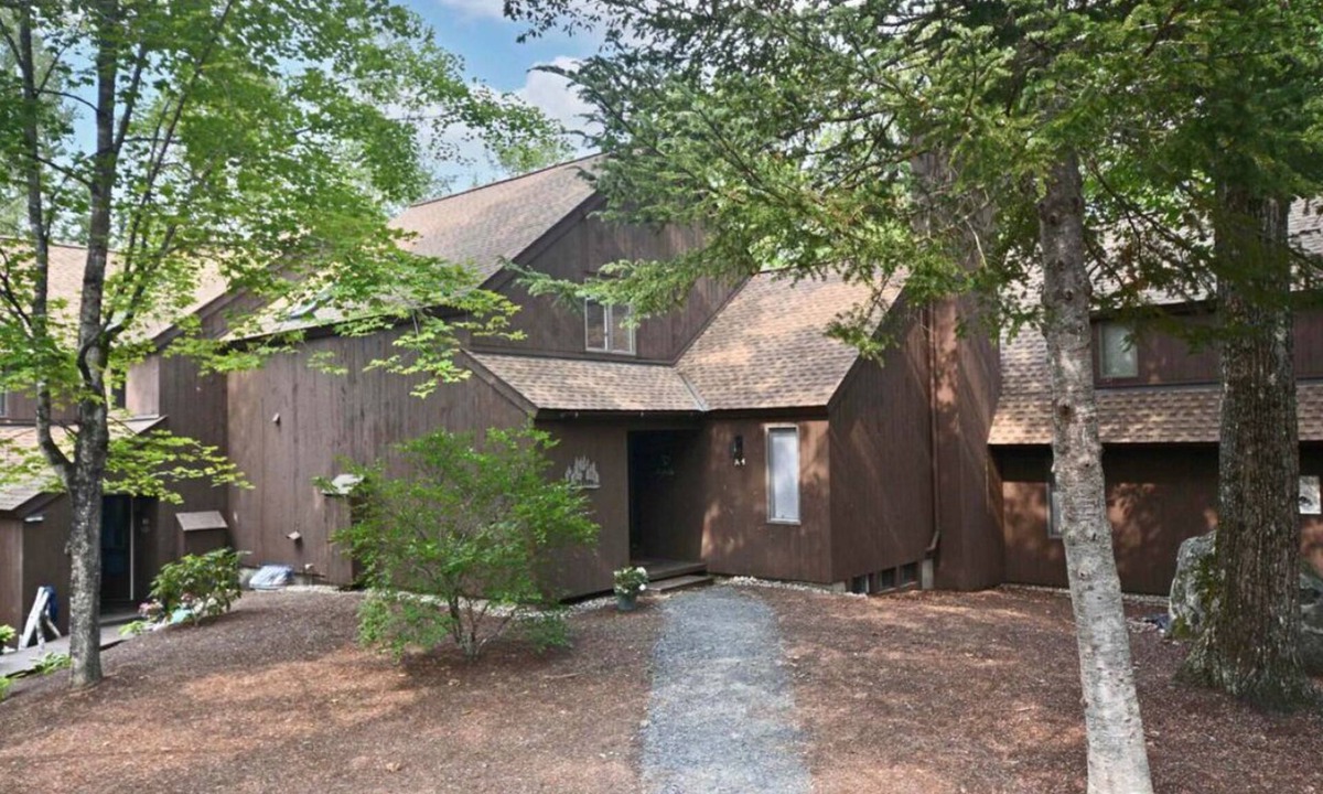 Grantham Condo | Welcome to The Anytime Getaway. Walking distance to the Lake!