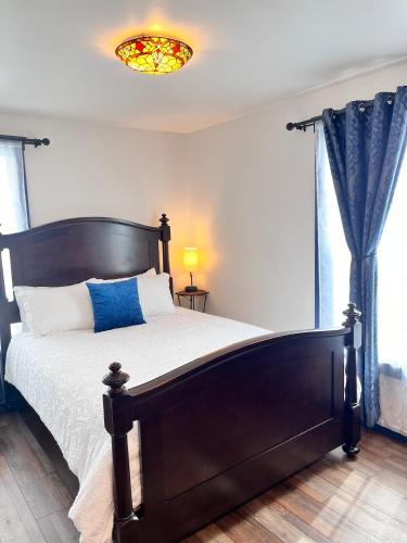 Palmer Hotel | Werner Room 204, Hyland Hotel