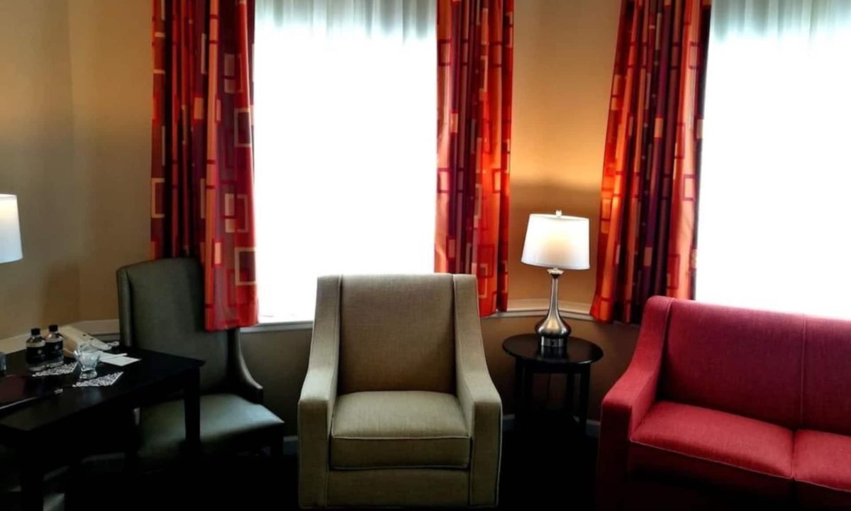 West Orange Hotel | West Orange Studio. Inviting Studio with Jacuzzi