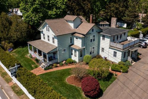 Westbrook Center Bed & Breakfast | Westbrook Inn Bed and Breakfast