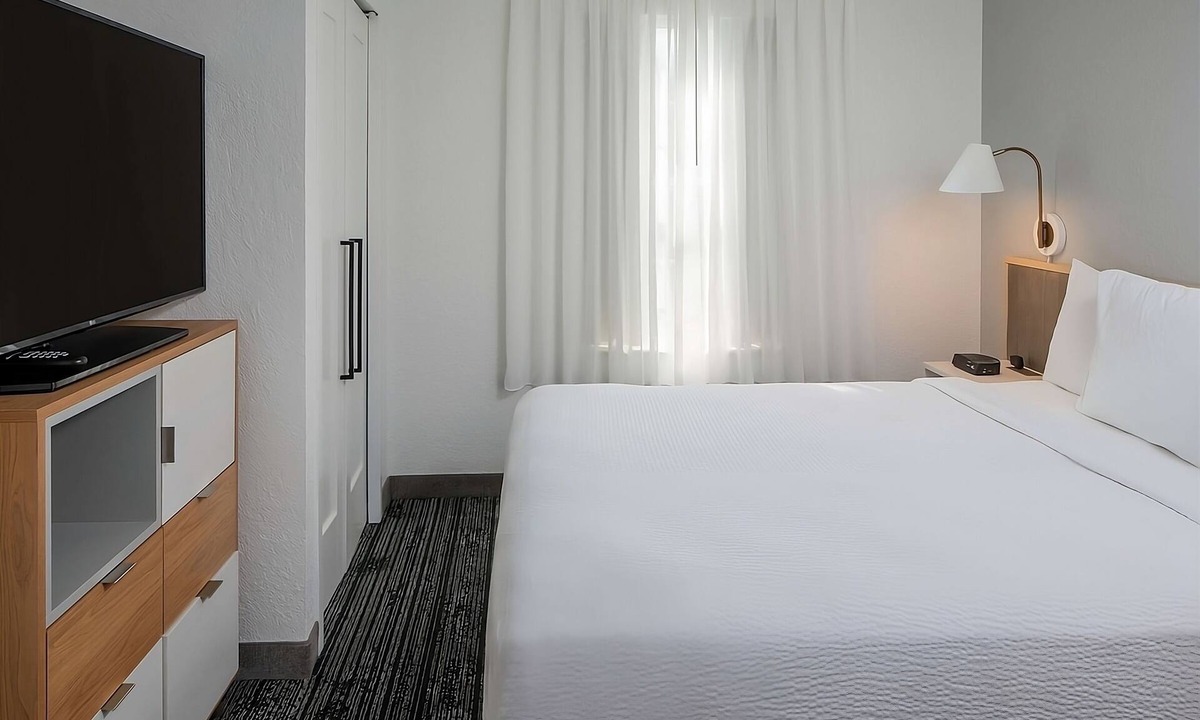 Falls Church Hotel | What an Adventure! So Much to See and Do in the area! And then Relax in a Suite