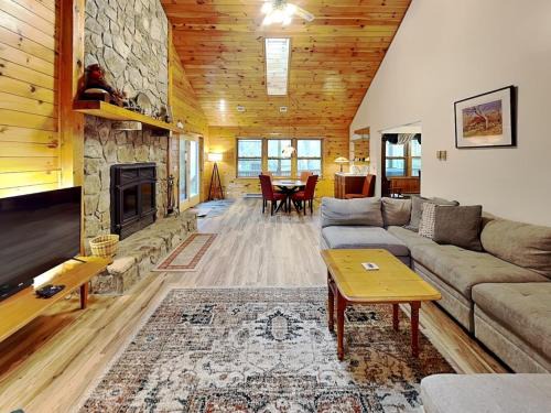 McHenry House | Whistling Bear