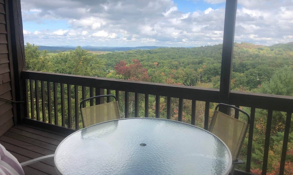 Ghent Apartment | Winterplace Condo D303