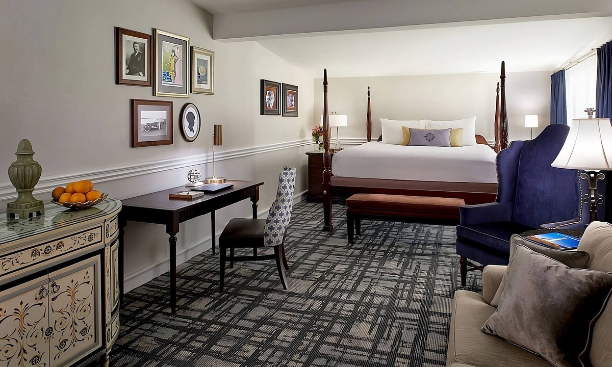 Historic Hill Hotel | Within Driving Distance of Castle Hill Light! w/Pool & Parking, and Garden!