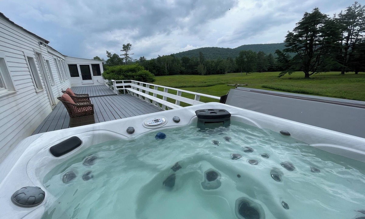 Thornton House | Wonderful Views and Mountain Charm and on Beautiful 50 Acre Farm
