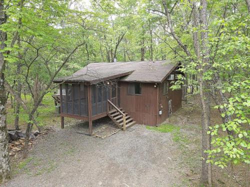 The Woods House | Woods Song - Hot Tub - Pet Friendly - Wifi - King Bed - Woods Resort - Golf Nearby - Pool Pass - Spa - Grill - Fireplace