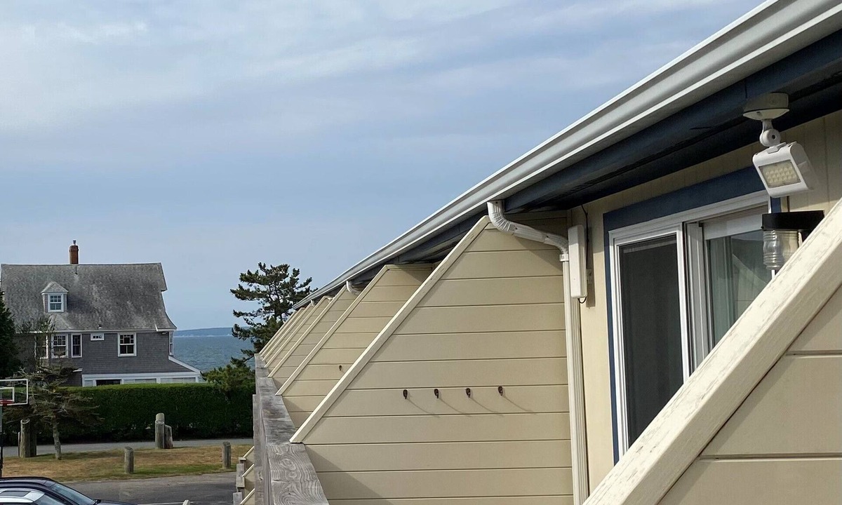 Falmouth Heights Apartment | WORLD CUP from CAPE COD! Superb condo with AC in charming Falmouth