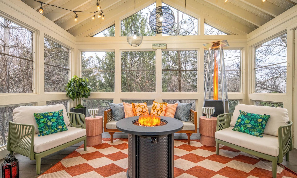 Huber Heights House | Wright Stay: Hot Tub, Game Room, Sunroom, Fire-Pit