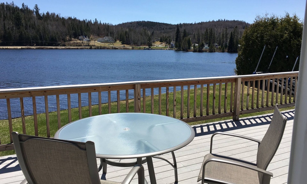 West Danville House | Year round cottage on Joe's Pond and the LVRT bike path in VT Northeast Kingdom