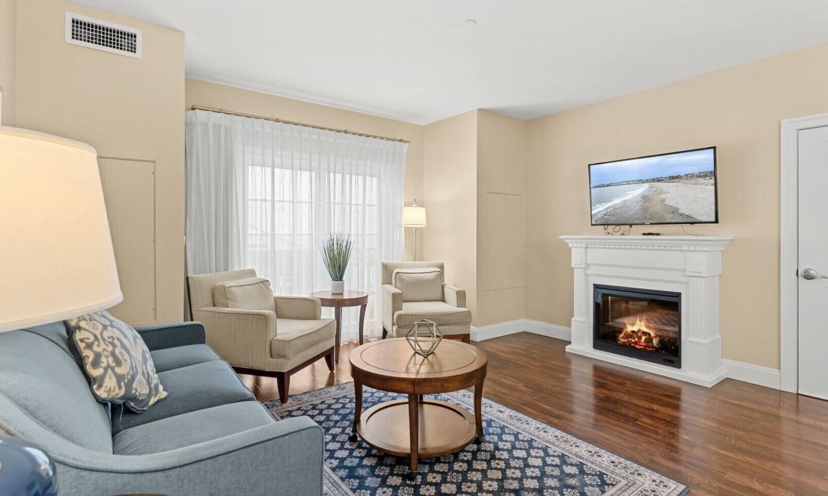 York Beach Condo | York Beach, Maine | Fireplace 1BR Hideaway | Walk to Sand, Shops & Lobster Rolls