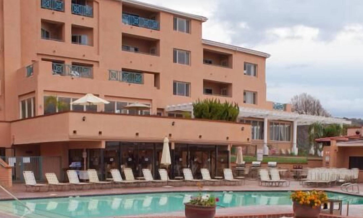 Avila Beach Resort | Your Relaxing Getaway Awaits! Full Kitchen, Onsite Pool, Free Parking