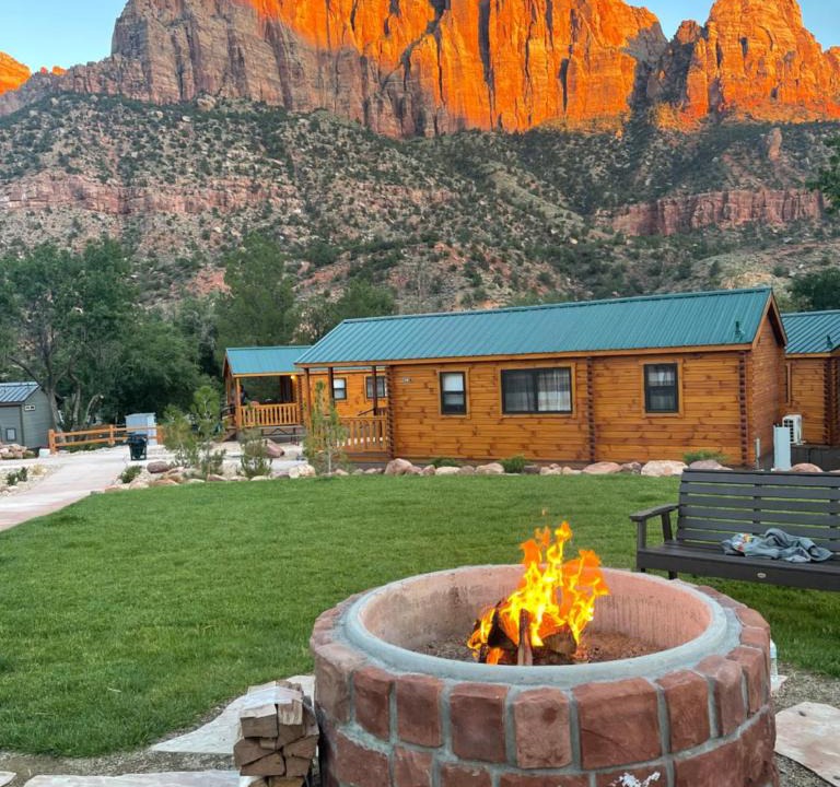 Zion National Park South Entrance Hotel | Zion Canyon Cabins