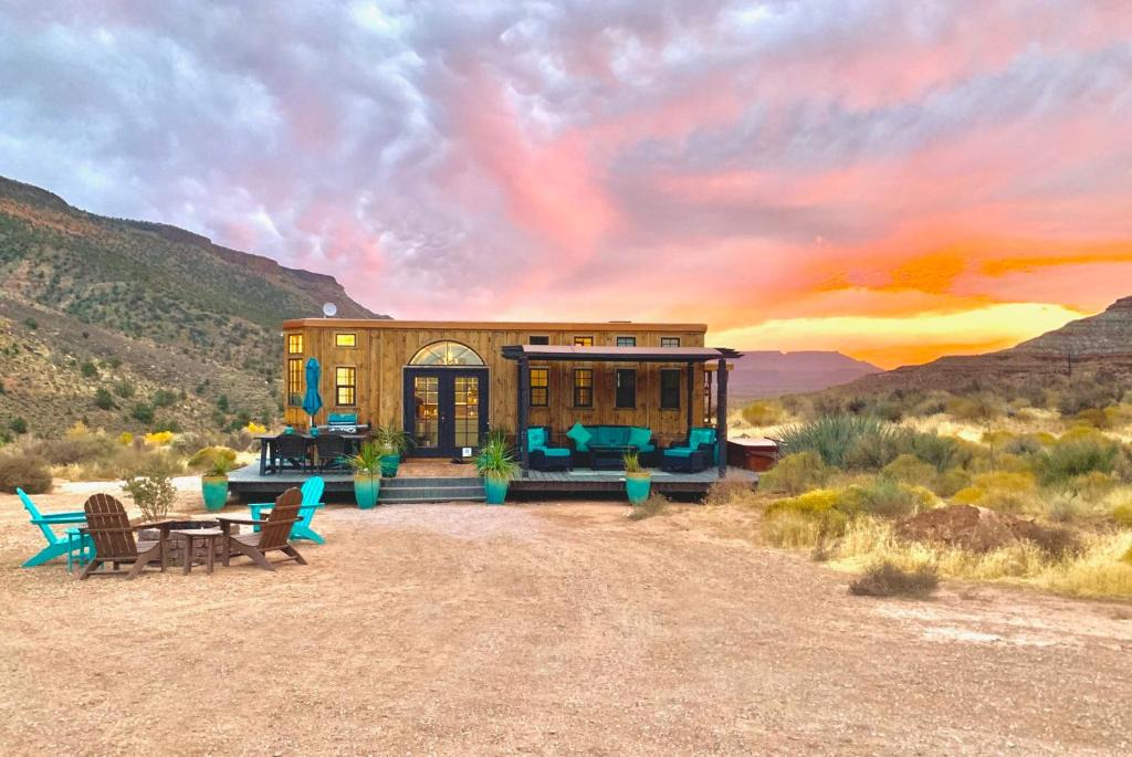 Virgin House | Zions Tiny Oasis
