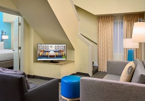 2 Sleek Units! w/ Kitchen, Pool, Pets Allowed Near Fire Museum of Memphis! in Memphis