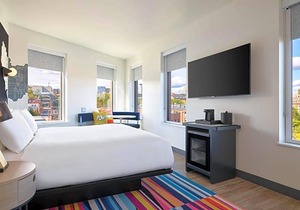 3-Star Hotel ∙ Aloft Portland Maine