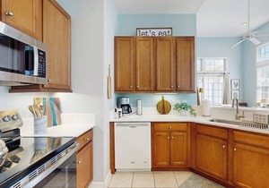 Bayside Resort dog-friendly townhouse w/tennis court access, WiFi, and balcony