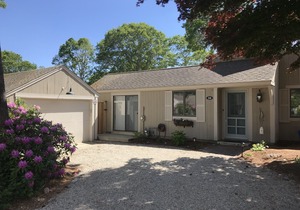 Charming 3bd/2ba Home in New Seabury w/Pool, firepit, central A/C, near beaches