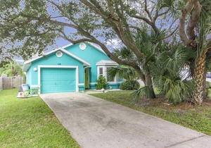 Excellent Location ~ Pet Friendly ~ Only Steps to the Beach!!! in Saint Augustine
