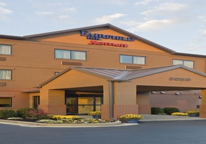 Fairfield Inn & Suites Lexington Keeneland Airport