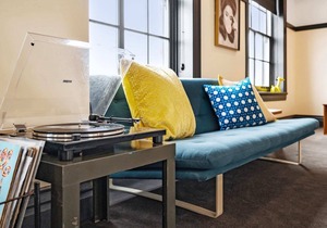Kasa | Cozy Studio Near Carnegie Mellon | The Maverick