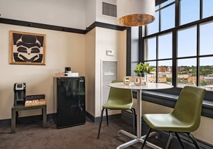 Kasa | Cozy Studio Near Carnegie Mellon | The Maverick