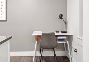 Midtown Studio Steps from Dining and Nightlife