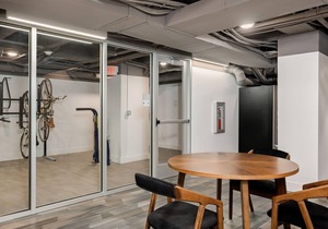 Midtown Studio Steps from Dining and Nightlife