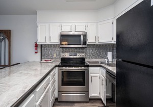 South Shore 1 bdrm! Gameroom! Mini-Golf/Indoor Hottub/Pickleball/Tennis & More